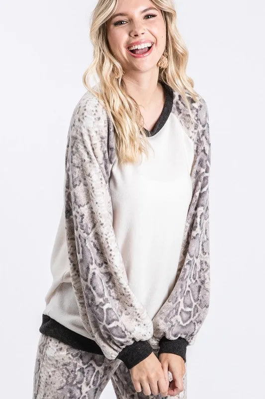 Snakeskin sleeve soft long sleeve