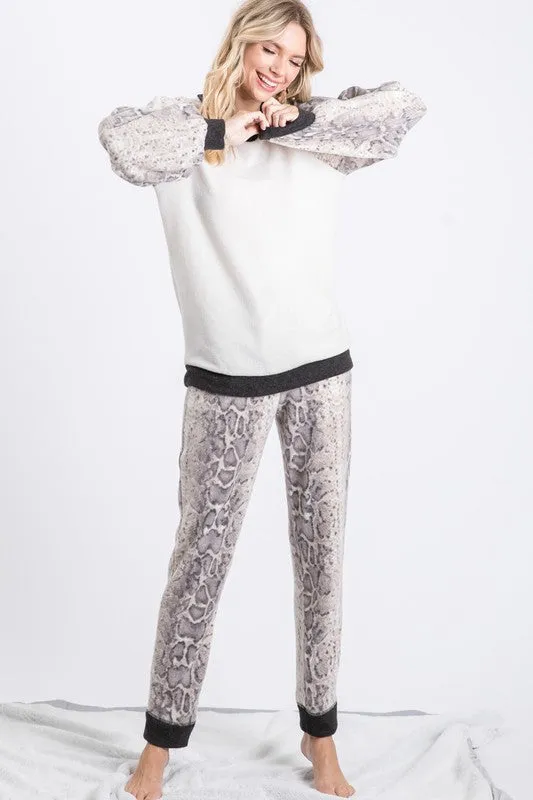 Snakeskin sleeve soft long sleeve