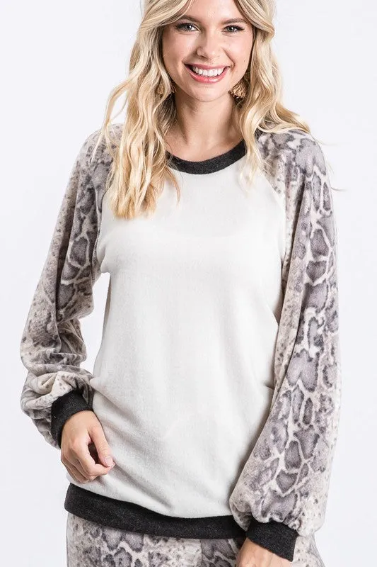 Snakeskin sleeve soft long sleeve