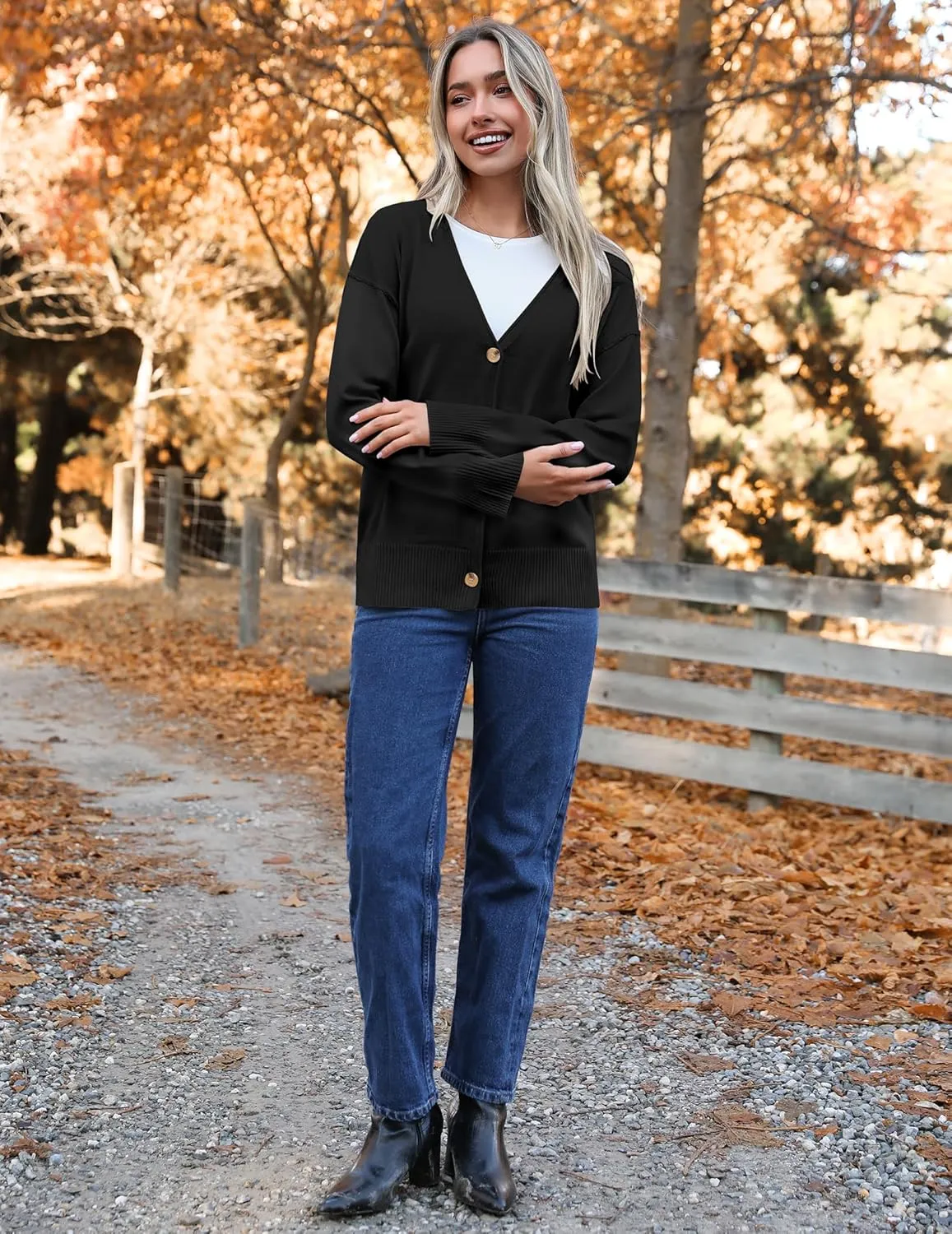 Zeagoo Women's Oversized Button Cardigan Sweaters 2024 Fall Open Front Lightweight Cardigans V Neck Loose Knit Outwear